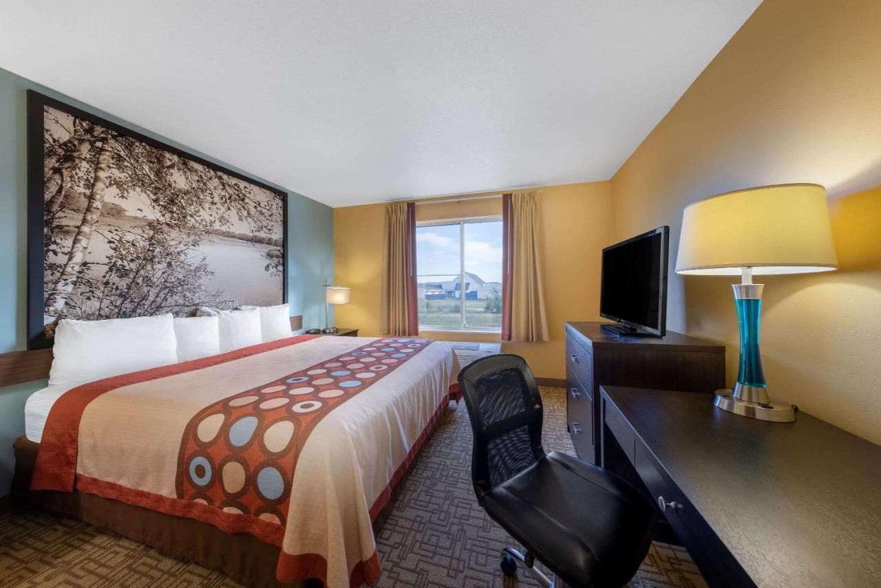 Super 8 By Wyndham Mn Hotel