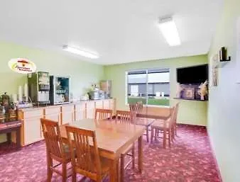 Super 8 By Wyndham Jackson Mn 